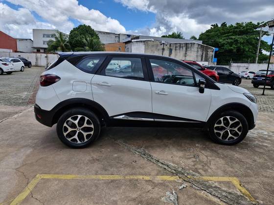 RENAULT CAPTUR 1.6 16V SCE FLEX INTENSE X-TRONIC RENAULT CAPTUR 1.6 16V SCE FLEX INTENSE X-TRONIC